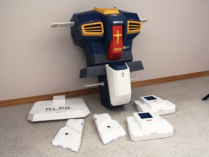 Illustration for article titled This Man-Sized Gundam Model is Amazing